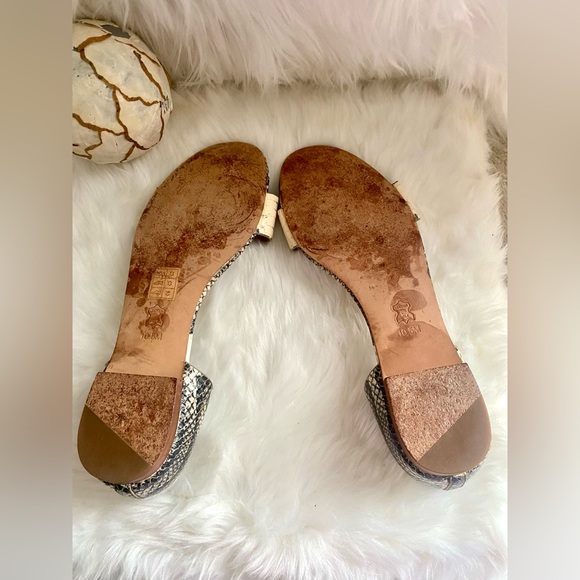 ✨TORY BURCH✨ Savannah Snake Leather Print Flats Sandals Size 10.5 M - Picture 7 of 8